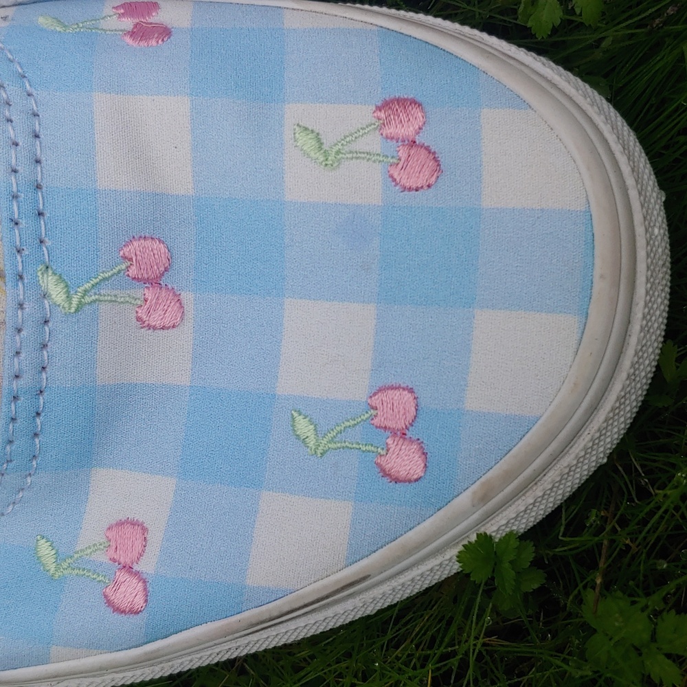 Like New Vans Gingham Embroidered Cherry, Women 12, Men 10.5 - Picture 3 of 11